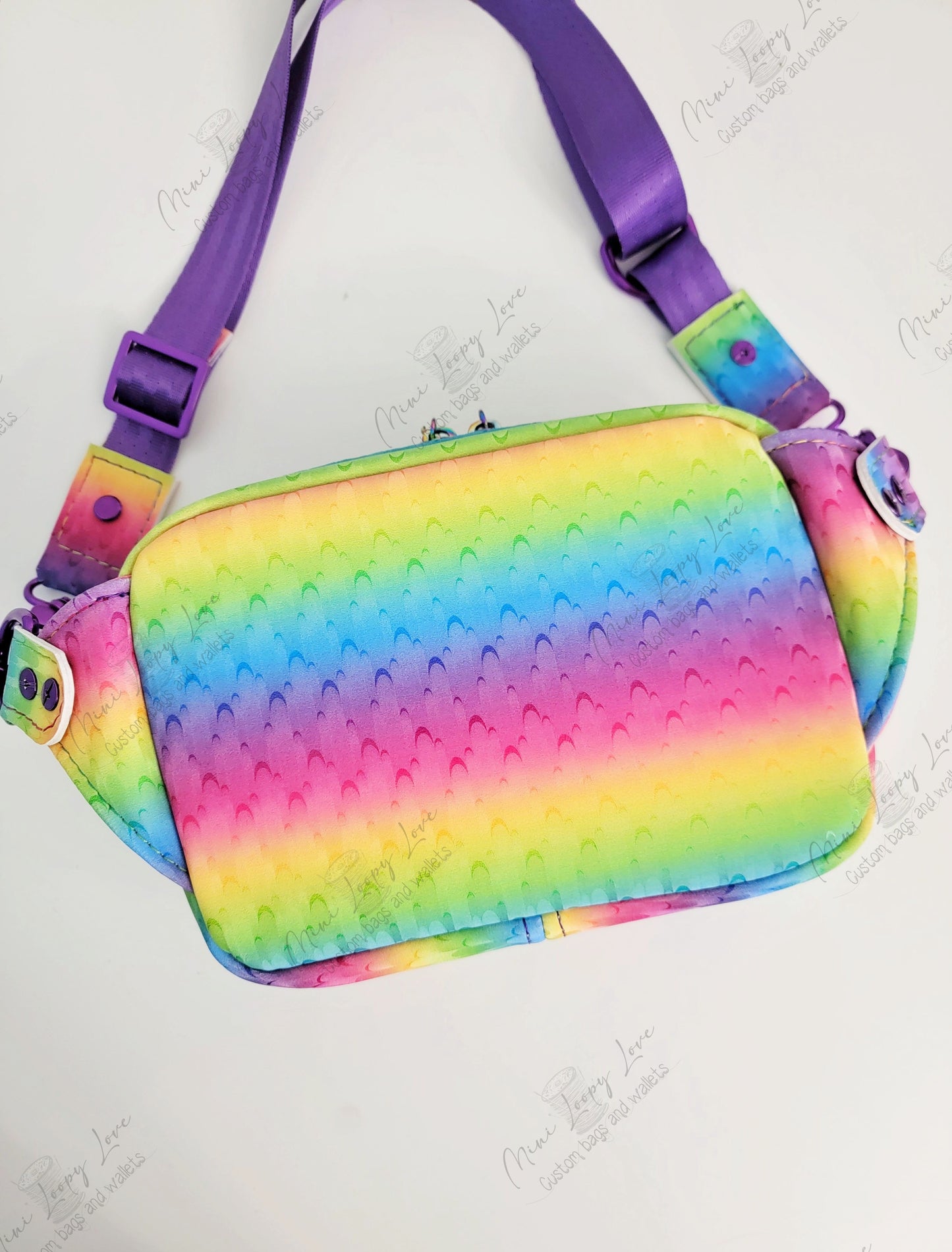 Rayna sling bag: Rainbow stripes
