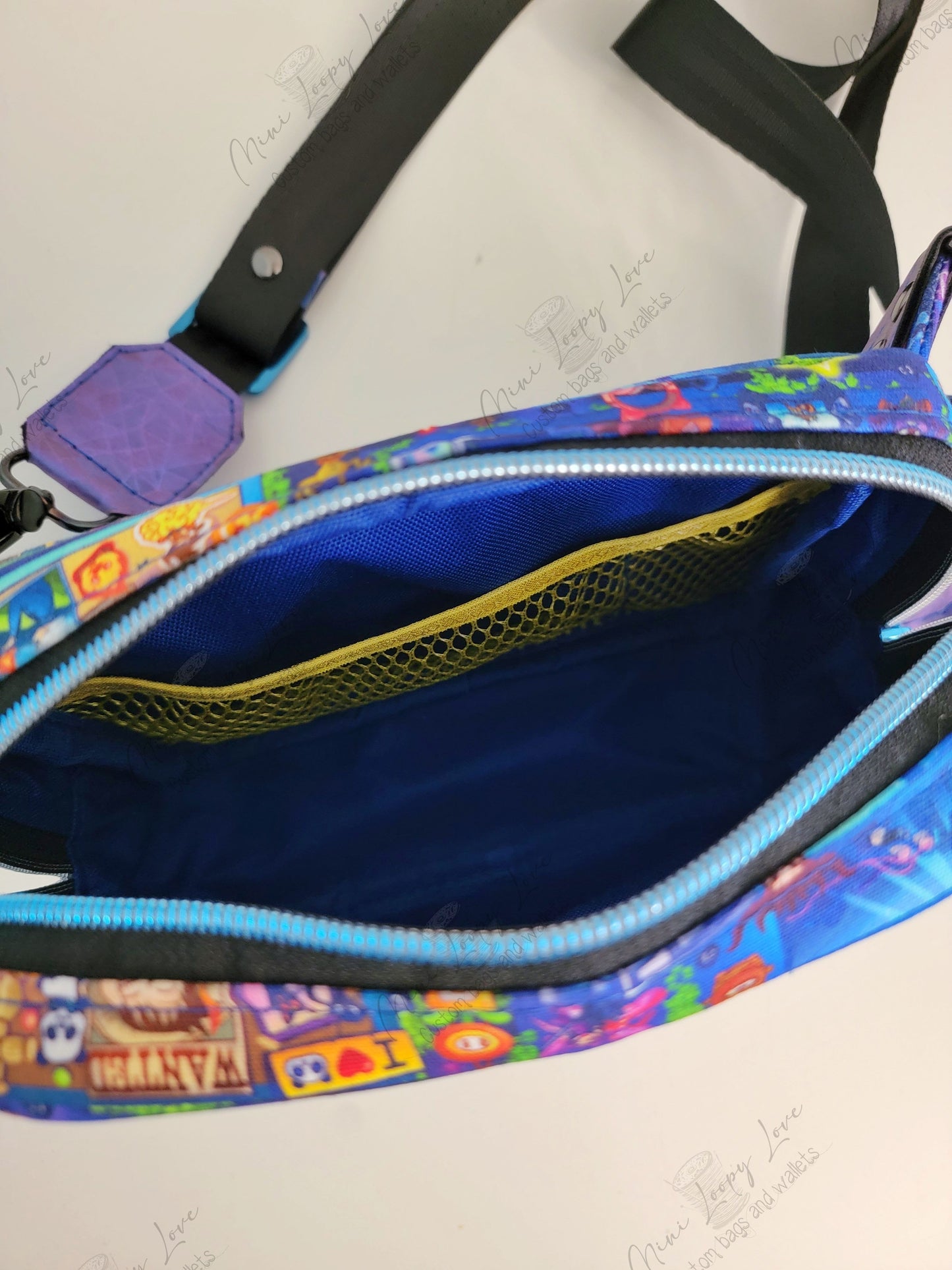 Rayna sling bag: Gamer