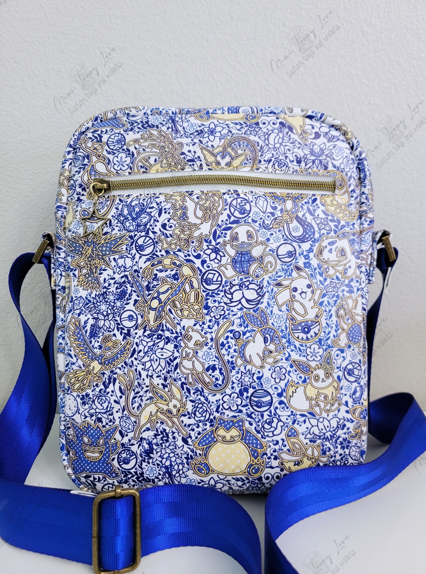 Widget Messenger Bag: Blue Poke Lace