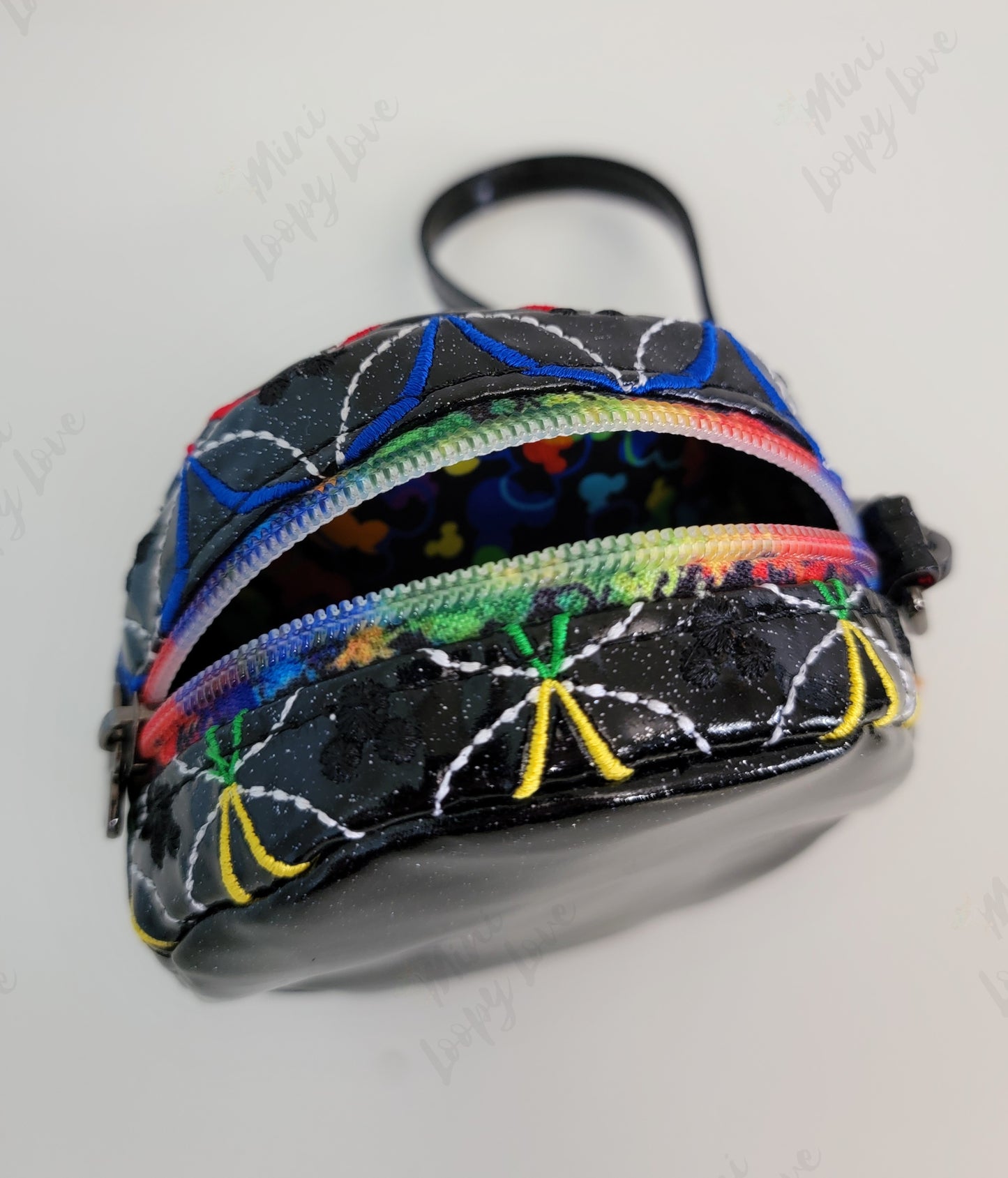 Mini Magda Wristlet: Retro Mouse